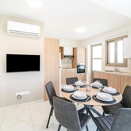 Adolina By Ezoria Apartament Pafos