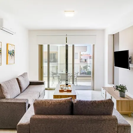 Apartament Adolina By Ezoria Pafos