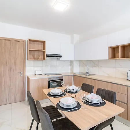 Apartmán Adolina By Ezoria Paphos