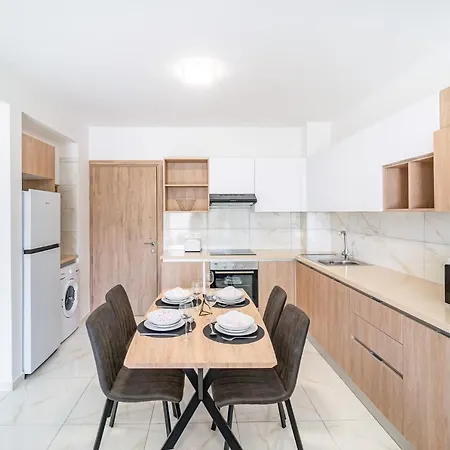 Apartament Adolina By Ezoria *