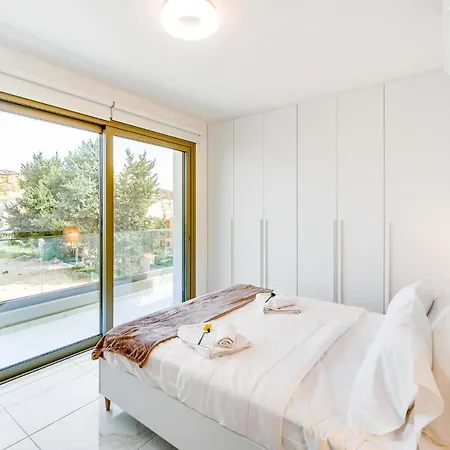 Adolina By Ezoria Apartament Pafos