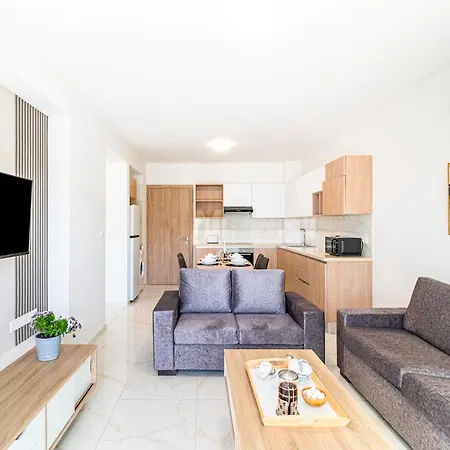 Apartmán Adolina By Ezoria Paphos