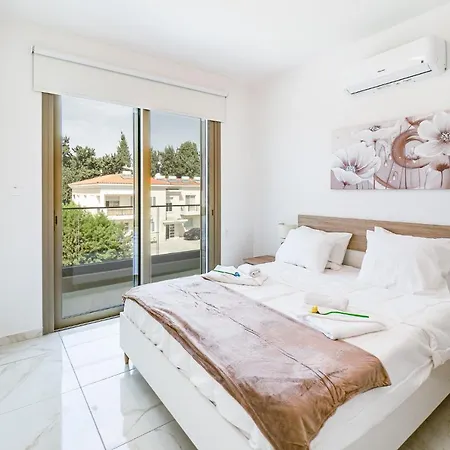 Apartament Adolina By Ezoria Pafos
